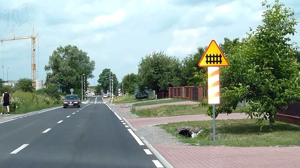 Materiał do pytania: Czy przed wjazdem na przejazd kolejowy oznaczony tym znakiem, zawsze masz obowiązek zatrzymania się?