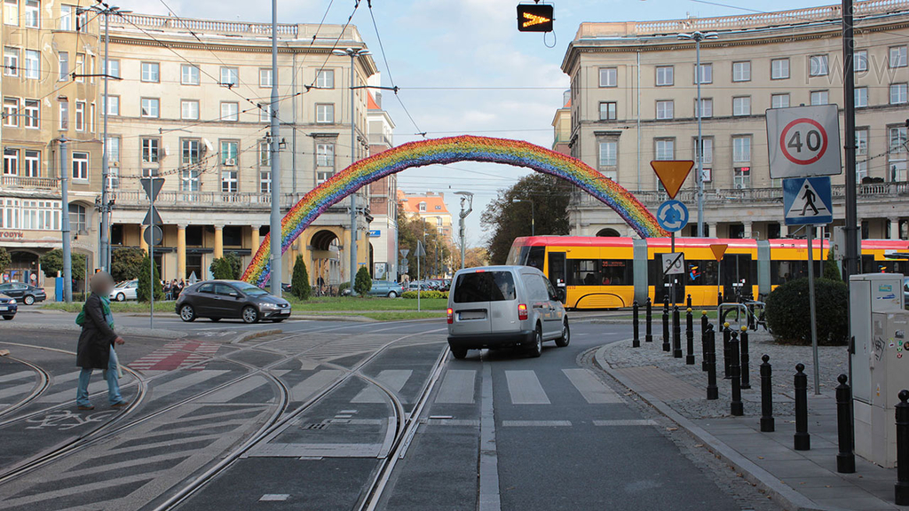 Materiał do pytania: Czy ograniczenie prędkości określone tym znakiem obowiązuje tylko do najbliższego skrzyżowania?