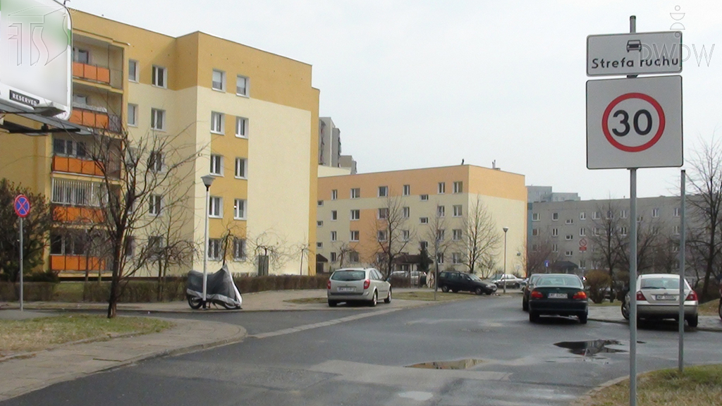 Materiał do pytania: Czy na tej drodze zawsze masz obowiązek ustąpić pierwszeństwa pieszemu?