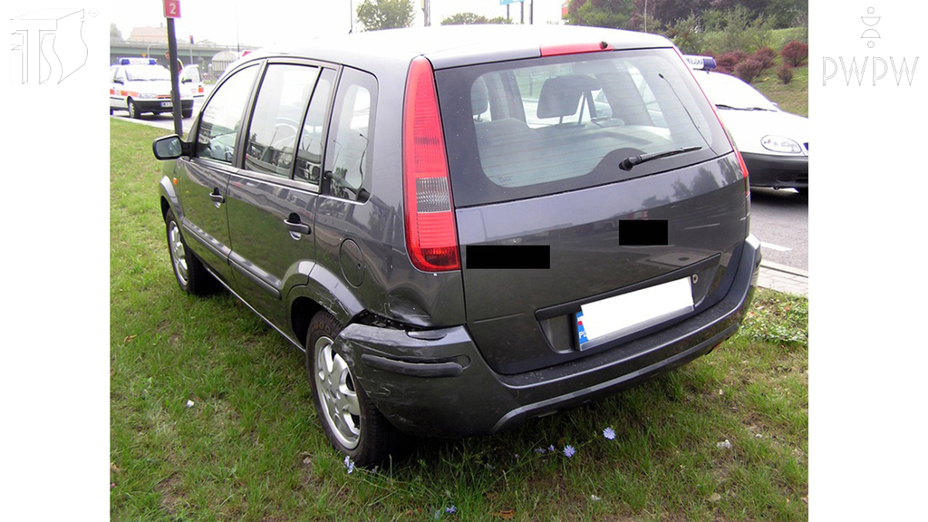 Materiał do pytania: Czy jako uczestnik wypadku drogowego, w którym nie ma zabitych lub rannych, masz obowiązek niezwłocznie usunąć pojazd z miejsca zdarzenia?