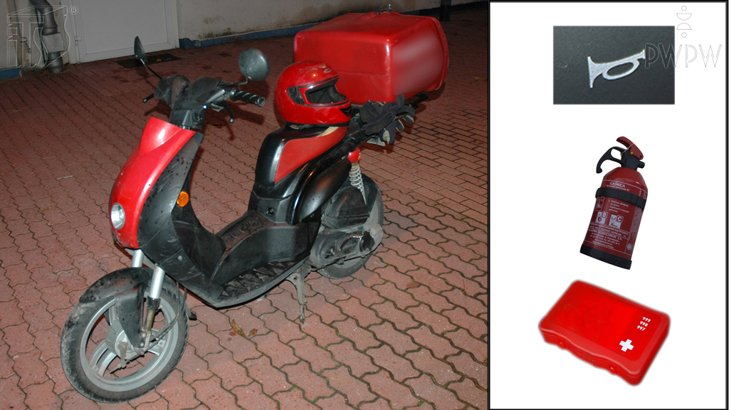 Materiał do pytania: Który z wymienionych elementów jest obowiązkowym wyposażeniem motoroweru?