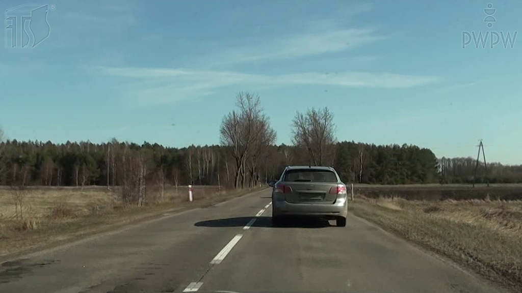 Materiał do pytania: Jak się zachowasz kierując motocyklem podczas manewru wyprzedzania?