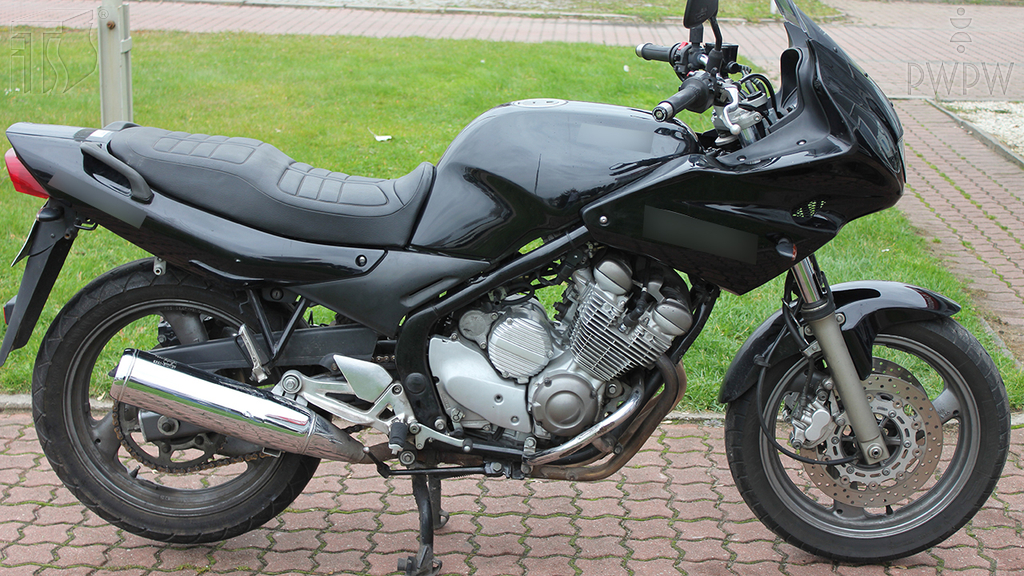 Materiał do pytania: Na co nie możesz pozwolić pasażerowi, którego przewozisz motocyklem?
