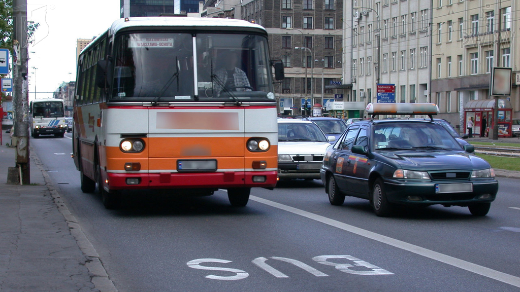 Materiał do pytania: Czego nie wolno Ci robić kierując autobusem przewożącym osoby?