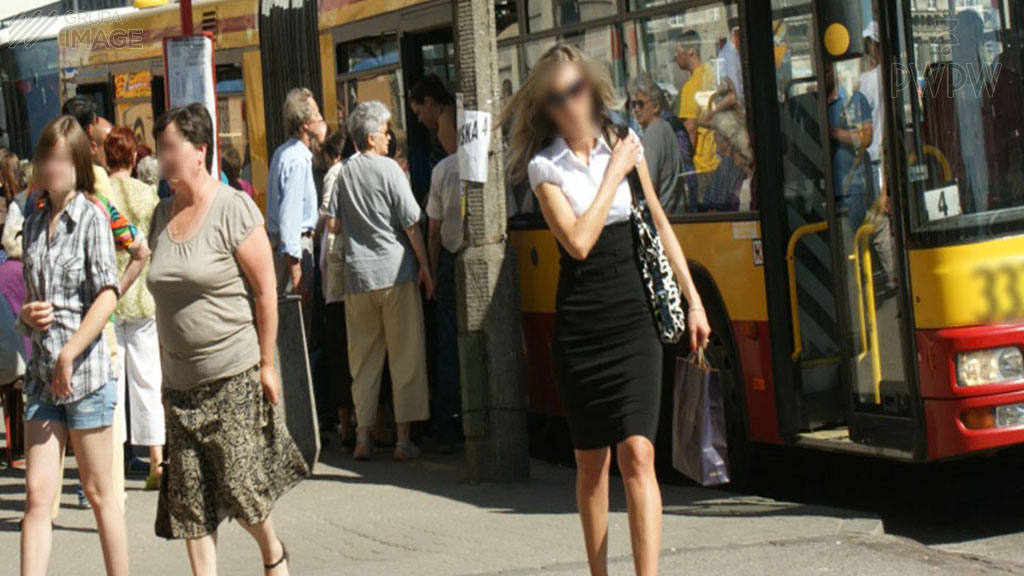 Materiał do pytania: W jakim celu używa się hamulca przystankowego w autobusie?