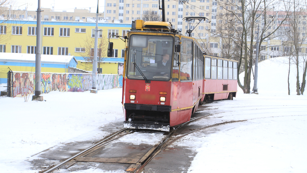 Materiał do pytania: Co, między innymi, należy sprawdzić przed przystąpieniem do jazdy tramwajem dwuwagonowym?
