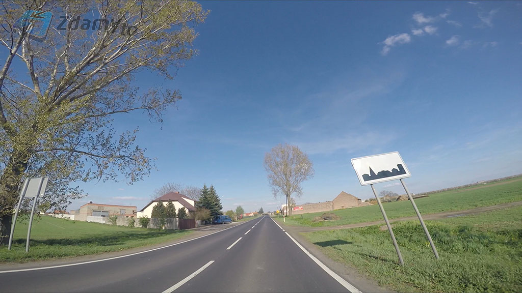 Materiał do pytania: Czy prędkość dopuszczalna 50 km/h obowiązuje na obszarze zabudowanym przez całą dobę?