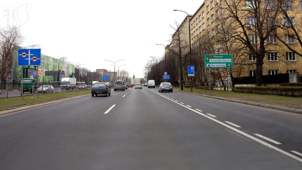 Materiał do pytania: Czy w tym miejscu wolno Ci zmienić dotychczas zajmowany pas ruchu na pas przy prawej krawędzi jezdni?