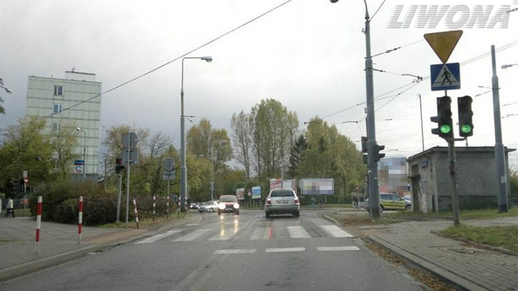 Materiał do pytania: Czy w widocznej sytuacji masz obowiązek zachować szczególną ostrożność?