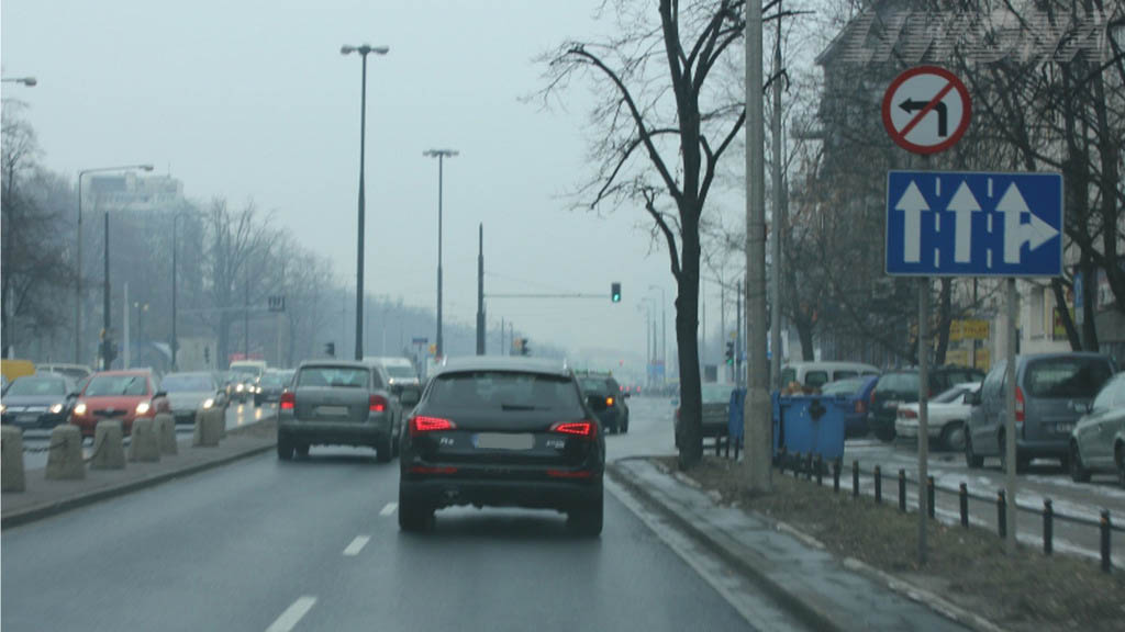 Materiał do pytania: Który z wymienionych czynników, może być przyczyną ściągania samochodu w lewą stronę?